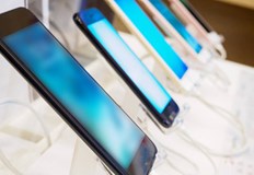 Apple запази позицията си на производител номер едно на смартфони