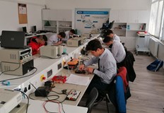 Към момента там се обучават 506 ученици в 20 паралелки