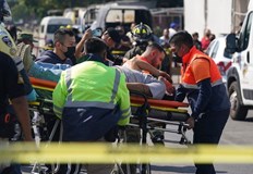 Най малко един човек е загинал и 16 са ранениНай малко един