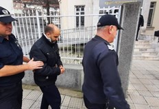 Сигналът срещу учителя е подаден от бащата на момичето след