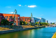 У нас Дуисбург е познат най вече с периодичните проблеми около