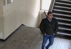 Мъжът е заснет в учебното заведение в началото на миналия