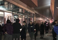 Стотици клиенти на търговския комплекс не успяха да вземат автомобилите