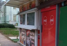 За неработещ от година павилион за дюнери алармира потребител на