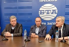 Председателят на АБВ Румен Петков подчерта че консолидацията на левицата
