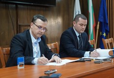 Управителят на компанията д р Христо Христов и кметът на Русе