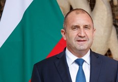 Чрез публичното си говорене президентът бламира всякакви шансове за някакво