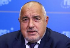 Продължаващият две години хаос в политическия живот може да се