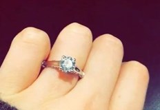 Жената решила да прави ремонт и така попаднала на бижутоДвойка