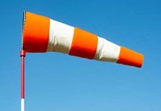 Поривите на вятъра ще достигнат 30 35 метра в