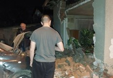 За щастие няма пострадалиКола се е врязала в къща в