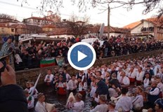 Кръстът беше даден на най малкия участник Теодор на година