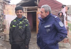 В дома на момчето вече има ток а трогнати от