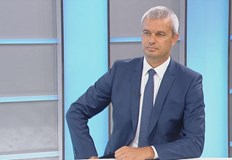 Костадинов няколко пъти нарече ДБ Доносническа България и измет а