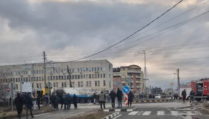 Все още не е ясна причината за пламъците