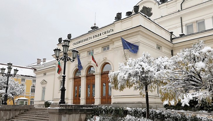 Гласуват промените в Закона за здравното осигуряване и докладите на разузнавателните служби Гласуват промените в Закона за здравното осигуряване и докладите на разузнавателните служби