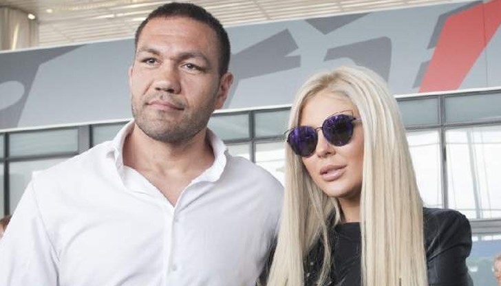 "Goodbye!" каза Андреа на Кубрат Пулев с емоционално черно-бяло видео в своята фейсбук страница "Goodbye!" каза Андреа на Кубрат Пулев с емоционално черно-бяло видео в своята фейсбук страница