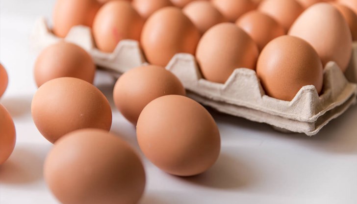По цени на едро - яйцата са най-скъпи във Враца - по 43 стотинки на бройка, следват Русе и Кърджали