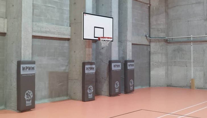 Баскетболистите получиха протектори за подобряване безопасността за тренировките в зала „Арена Русе“