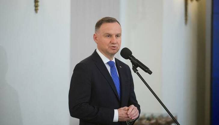 В момента Русия по-скоро мисли как да се измъкне невредима от цялата ситуация, изтъкна полският президент