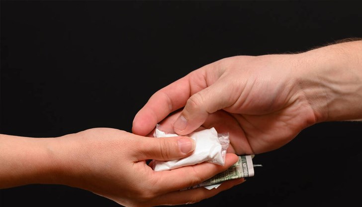 Прочуване, направено от РЗИ - Русе, обхваща ученици със средна възраст 11 - 17 години – 4292 ученици и 3138 родители от областта Прочуване, направено от РЗИ - Русе, обхваща ученици със средна възраст 11 - 17 години – 4292 ученици и 3138 родители от областта