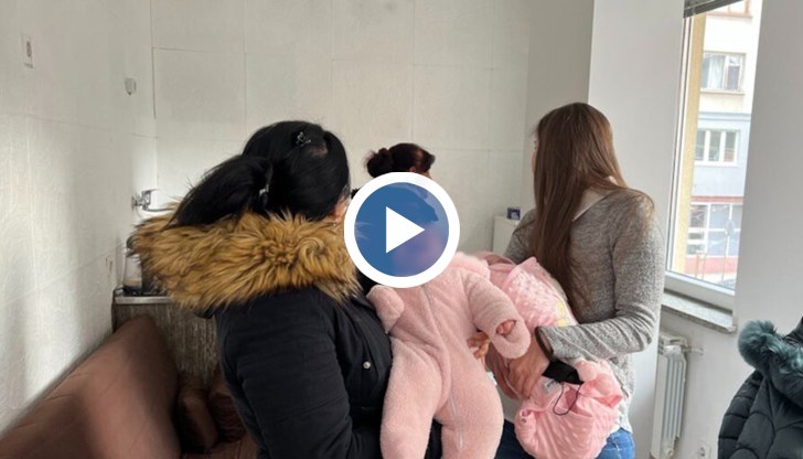 Разменените бебета вече са при биологичните си родители