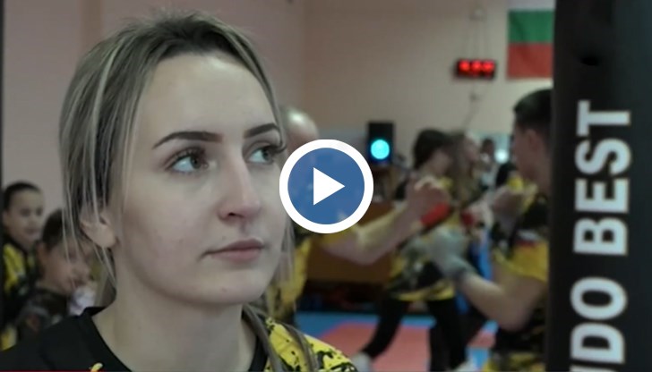 Мартина Палазова се отличава не само с красота, но и с желанието си да помага на другите