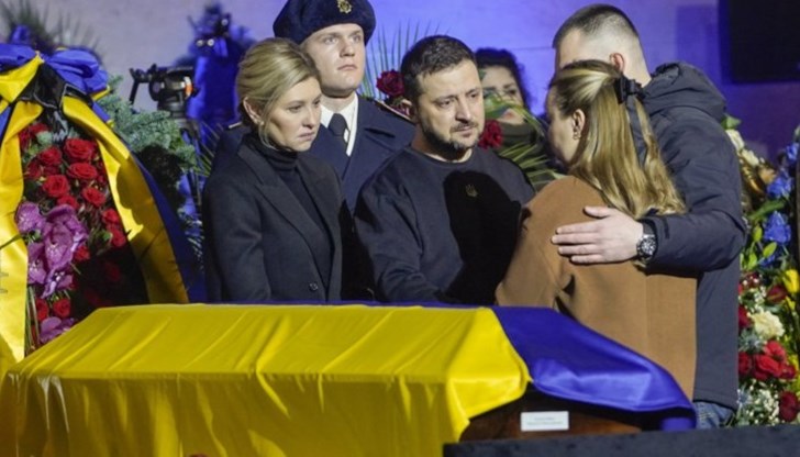 Володимир Зеленски присъства на траурната церемония