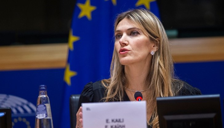 Гръцката евродепутатка Ева Кайли беше обвинена в приемане на подкупи от Катар в един от най-големите корупционни скандали в Брюксел