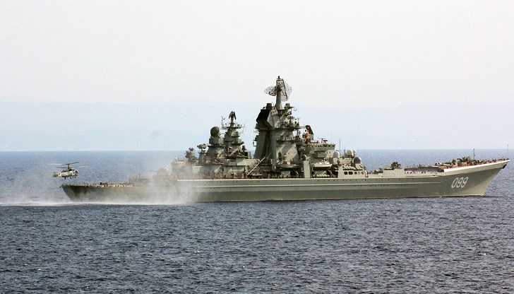 Кралският военноморски флот е проследил движението на въоръжения с ракети руски кораб