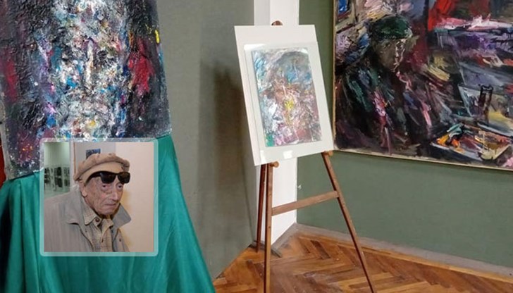 Доайенът на изобразителното изкуство Николай Николов е приел артистичния псевдоним Русчуклиев, за да покаже връзката си с града