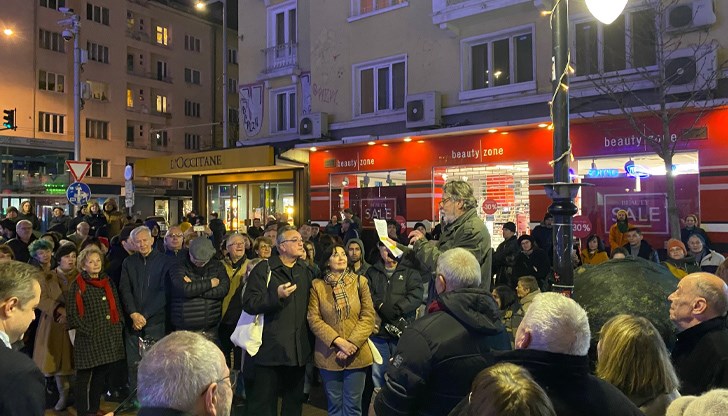 Актьорът Руси Чанев прочете откъси от „Бай Ганьо“ пред събралото се множество