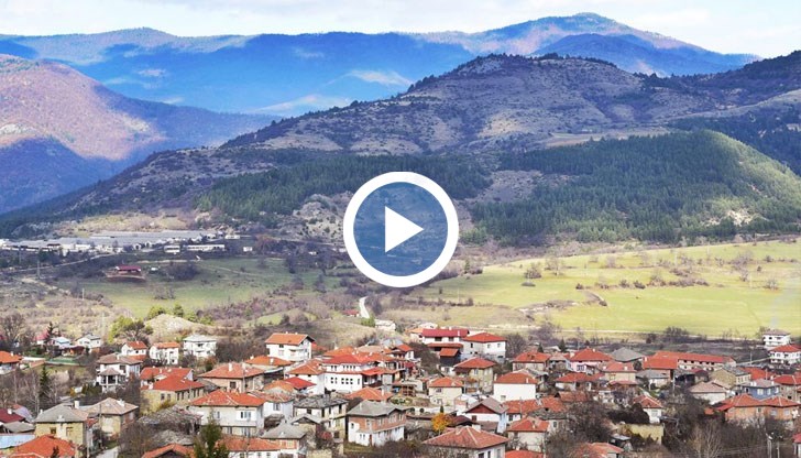 В село Павелско поддържат вярата си с 33 параклиса