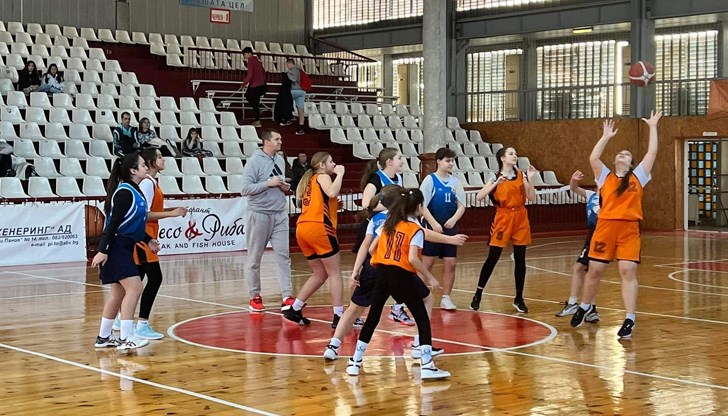 Финалните мачове от Общинското първенство по Баскетбол за момчета и момичета, 5 - 7 клас са следващата седмица