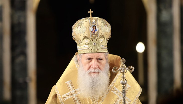 Светското име на патриарх Неофит е Симеон