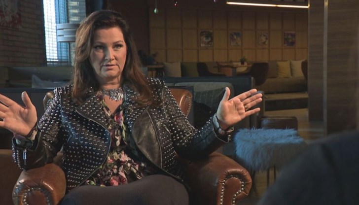 Не си мечтаех да стана звезда, учех за учителка, обясни певицата от популярната група от 90-те Не си мечтаех да стана звезда, учех за учителка, обясни певицата от популярната група от 90-те