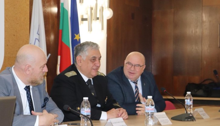 Флотилен адмирал Медникаров представи визията за развитие на учебната програма