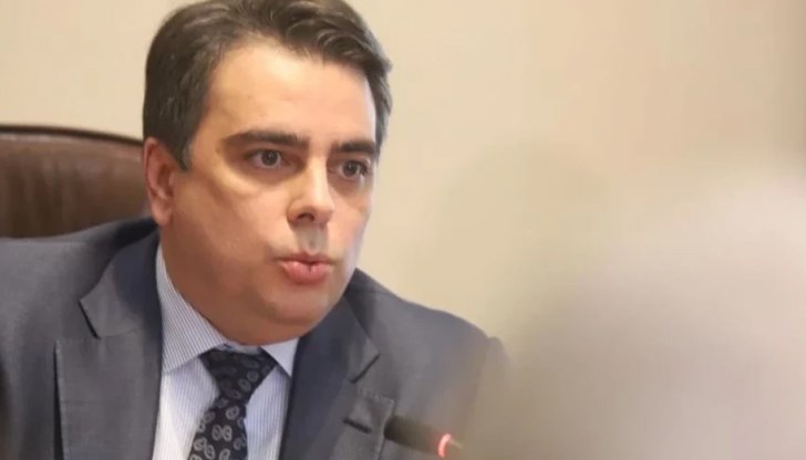 "Да се сформира кабинет "орел, рак и щука" с третия мандат не би било добре за България", коментира съпредседателят на ПП