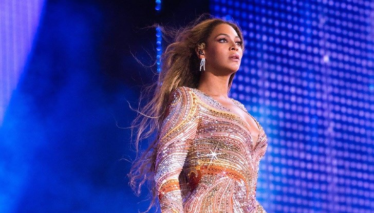 Бионсе пя в луксозен хотелски комплекс в Дубай и представи общ дует с 11-годишната си дъщеря Блу Айви