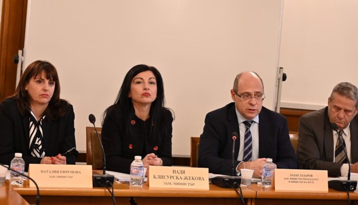 За земеделските производители и самоосигуряващите се лица минималният месечен размер на осигурителния доход се запазва 710 лева, подчерта вицепремиерът За земеделските производители и самоосигуряващите се лица минималният месечен размер на осигурителния доход се запазва 710 лева, подчерта вицепремиерът