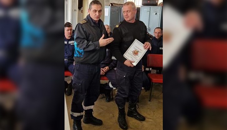 Младши експерт Явор Атанасов, командир на екип в РСПБЗН – Две могили, е победител в областния етап на ежегодния Национален конкурс „Пожарникар на годината“