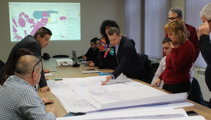 Идеята е да бъде осигурен бърз, безопасен и икономичен транспорт на пътници и товари, както и удобство при придвижването Идеята е да бъде осигурен бърз, безопасен и икономичен транспорт на пътници и товари, както и удобство при придвижването