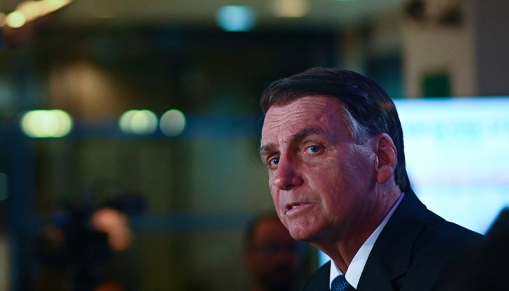 Недоволни от изборните резултати щурмуваха парламента, президентския дворец и сградата на Върховния съд Недоволни от изборните резултати щурмуваха парламента, президентския дворец и сградата на Върховния съд