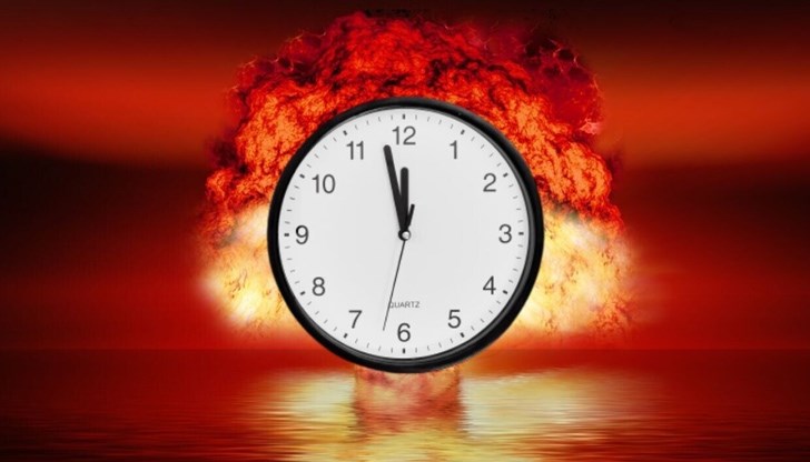 Бюлетинът на атомните специалисти описва часовника като "метафора за това колко близо е човечеството до самоунищожение"