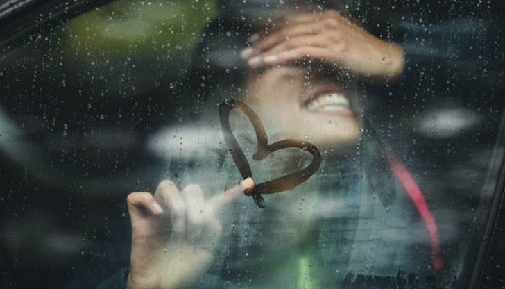 Автомобилни експерти дават съвети как може да се преборим със замъгляване на прозорците на автомобила отвътре