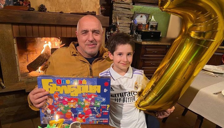 Лидерът на ГЕРБ не пропуска да отбележи празника на внук си в социалните мрежи всяка година