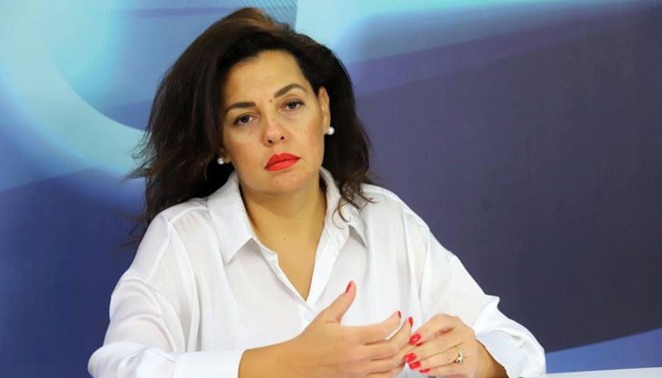 От „Продължаваме промяната“ паднаха в собствения си капан и останаха в изолация, заяви политологът От „Продължаваме промяната“ паднаха в собствения си капан и останаха в изолация, заяви политологът