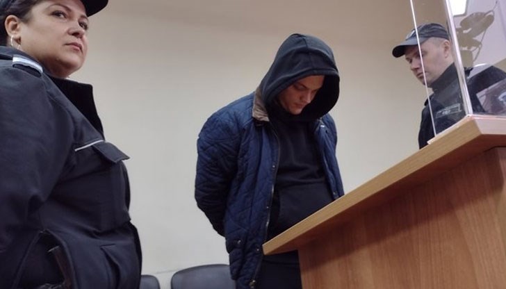 Според прокуратурата 23-годишният Алекс Димов проиграл парите за хазарт