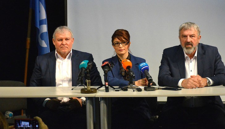 Десислава Атанасова прогнозира, че изборите ще бъдат в края на март или в началото на април тази година