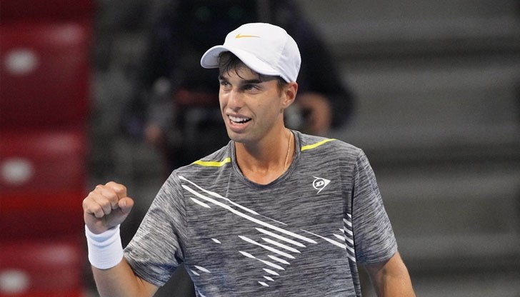 Българинът се класира за втория кръг на квалификациите за Откритото първенство по тенис на Австралия